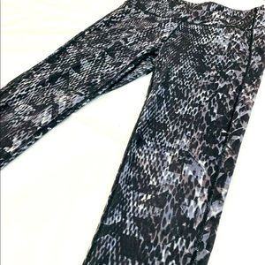 Like NEW! Athleta size small